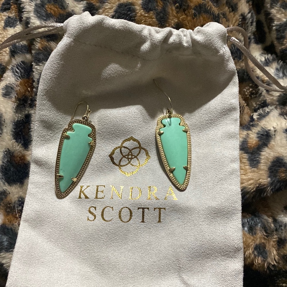 Kendra Scott Skylar arrow shape earrings in mint green